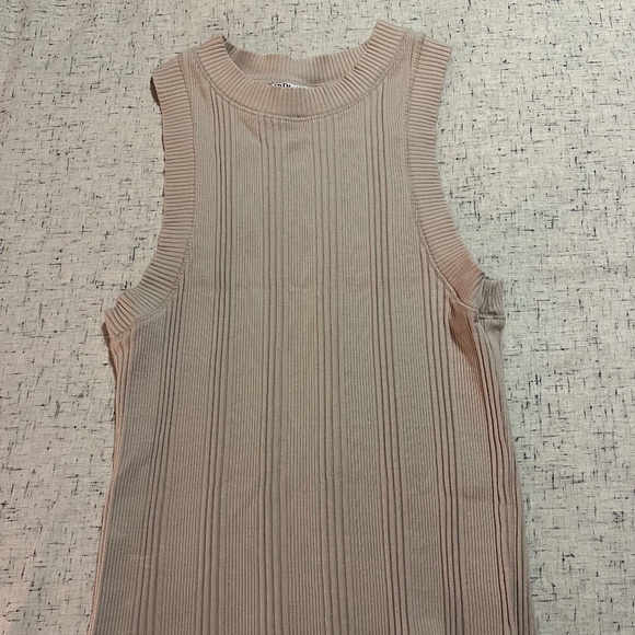 Zara Tank Top - Picture 1 of 2